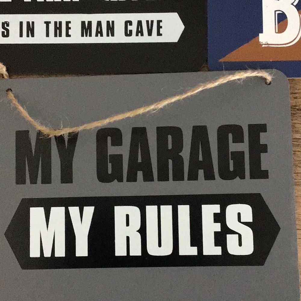 Man cave - Picture 2 of 5